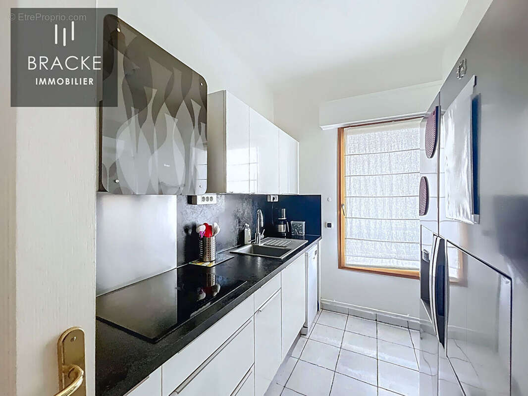 Appartement à COURBEVOIE