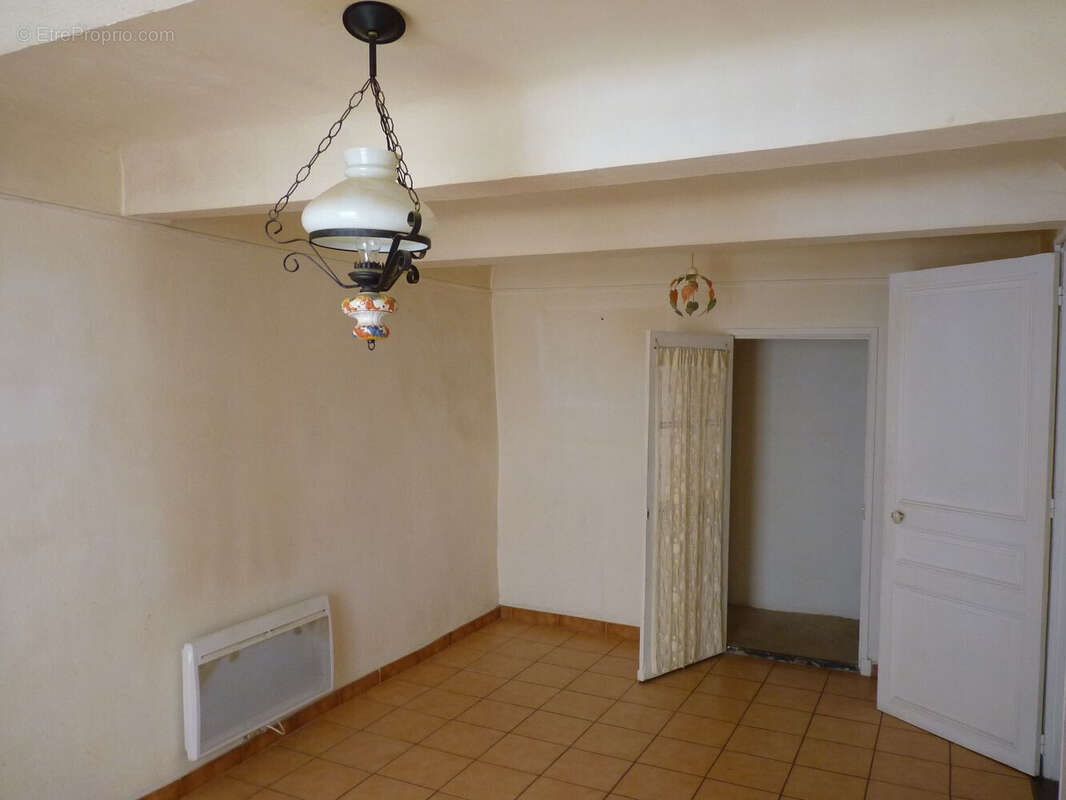 Maison à SAINTE-TULLE