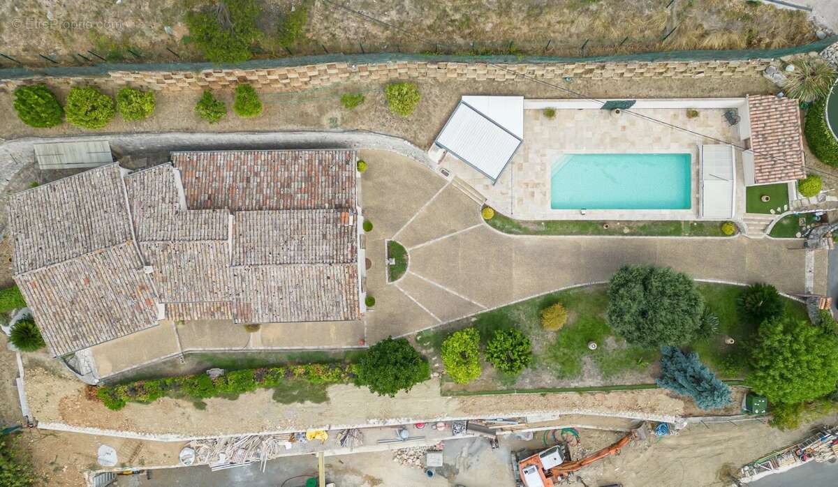 A vendre nice - villa de plain-pieds - piscine. - photo 11