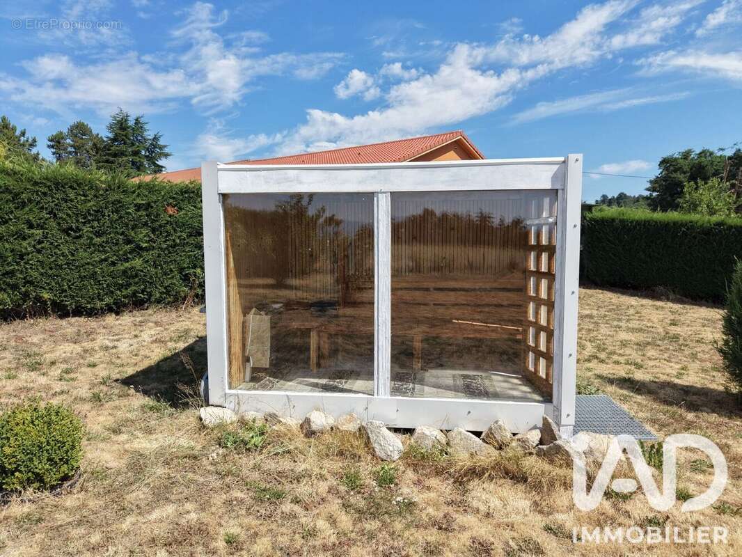 Maison 180 m² à Saint-Maurice-En-Gourgois  - photo 5