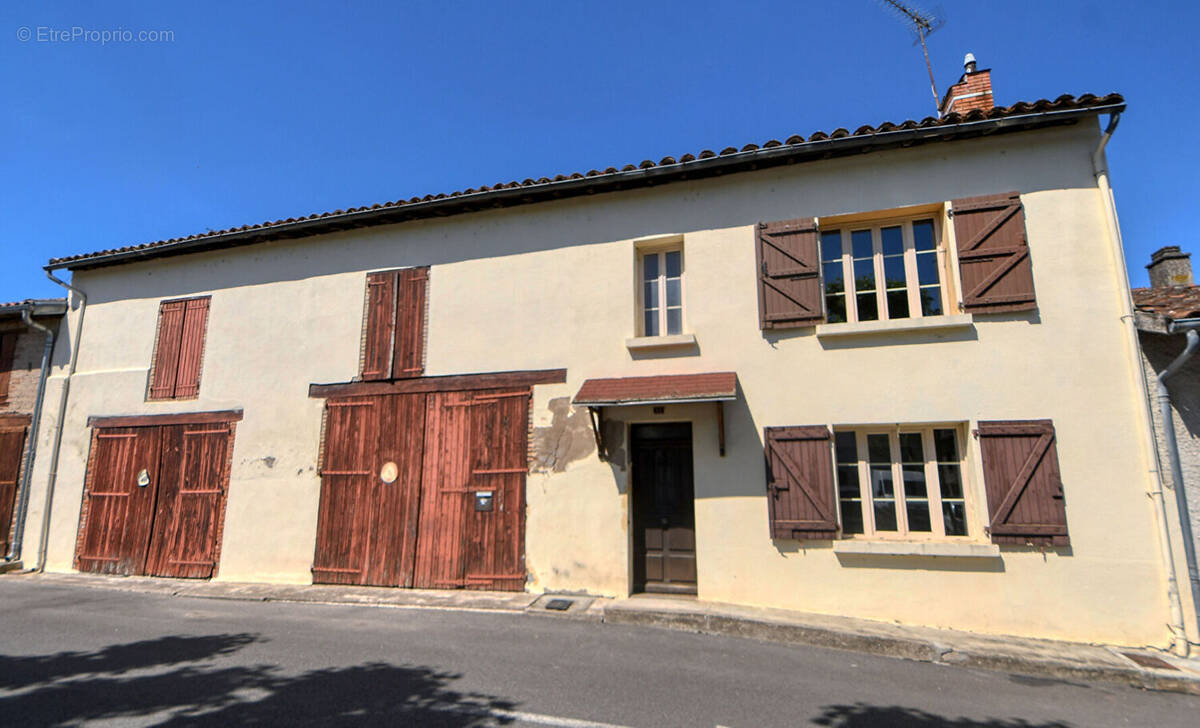 Maison à LISLE-SUR-TARN