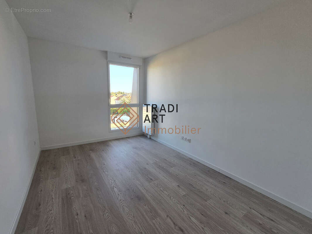 Appartement à SAINTE-GENEVIEVE-DES-BOIS