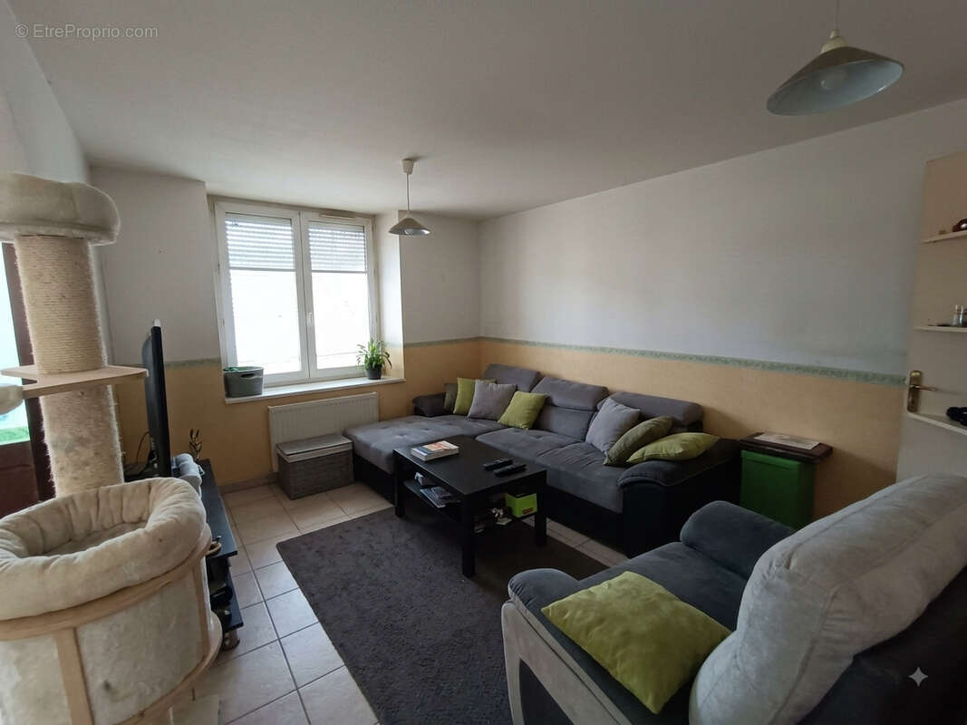 Idéal pour un investissement locatif ou un premier achat cet ensemble de deux appartements venus en un seul lo - photo 8
