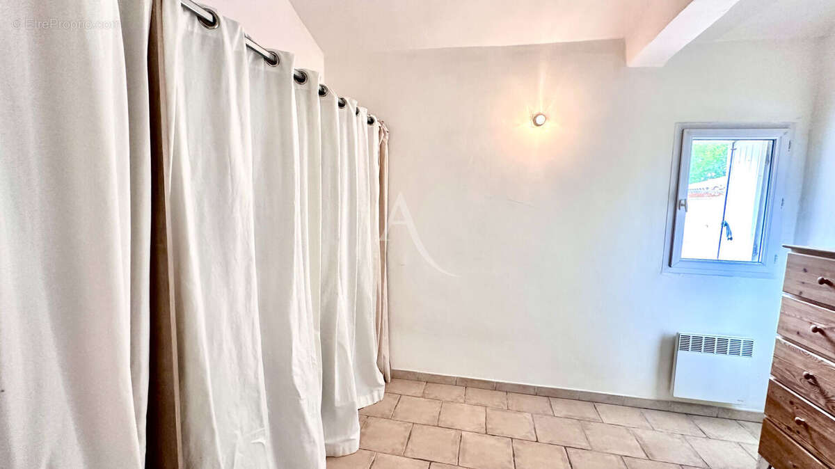 Maison à GINASSERVIS