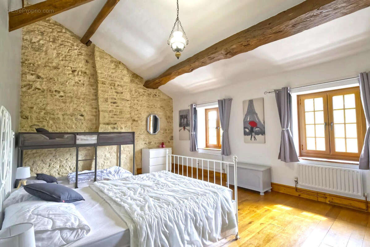 CHAMBRE - Maison à LORIGNE