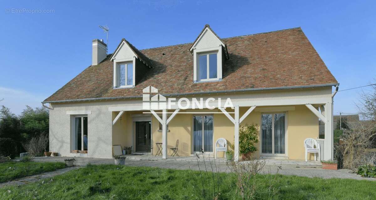 Maison à FRESNAY-SUR-SARTHE