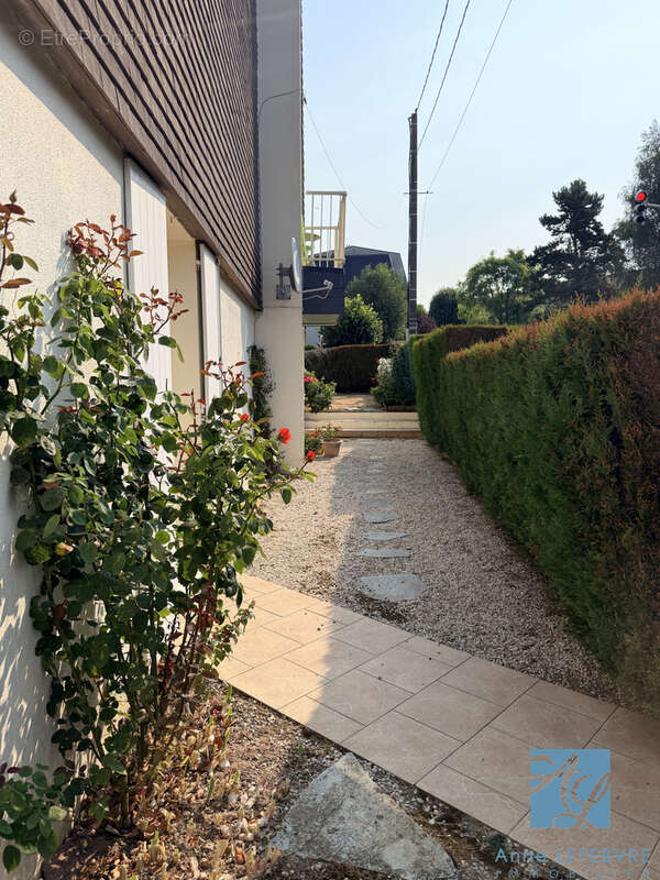 Exclusivité ! maison de 6 pièces avec garage et jardin - photo 10