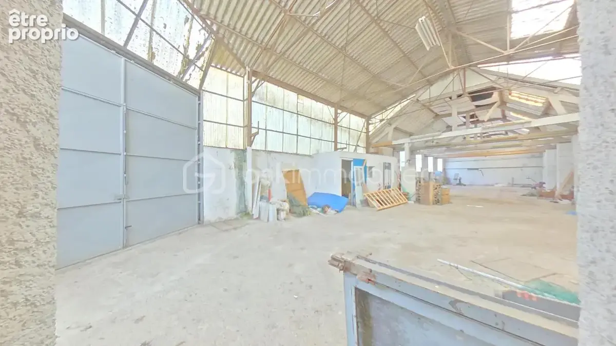 Hangar de 770 m² - photo 2