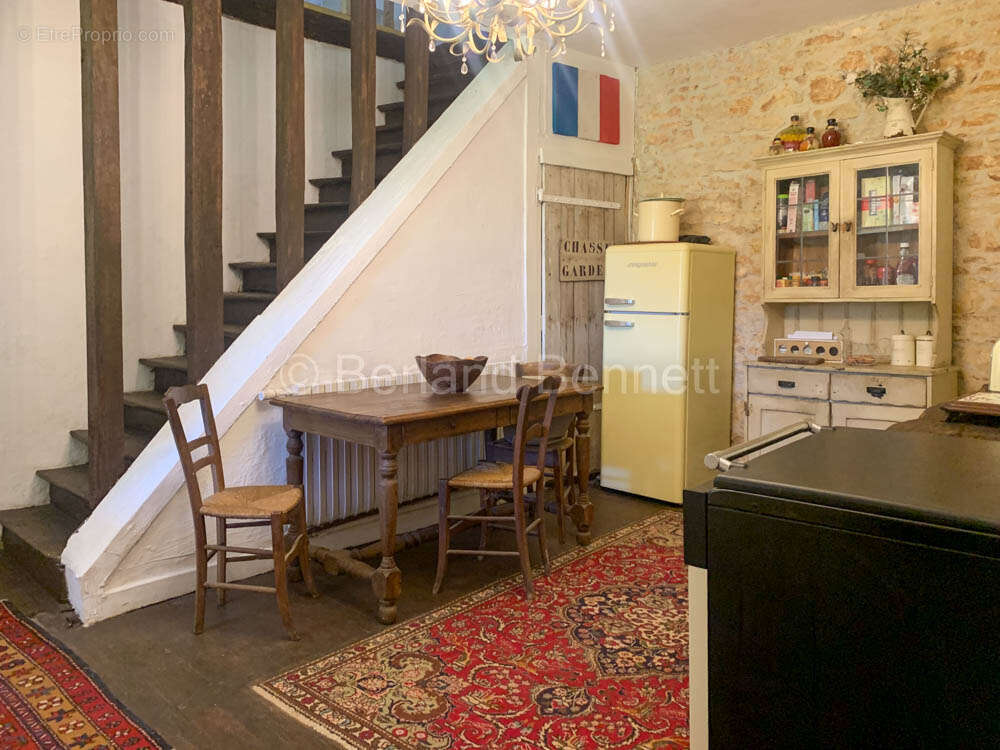 Maison en pierres avec dépendances et grand terrain - Pretty - photo 3