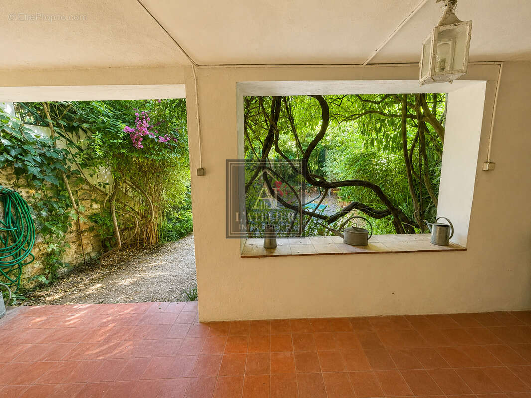 Elégante maison bourgeoise de caractère avec jardin au cœur du Mourillon - photo 3