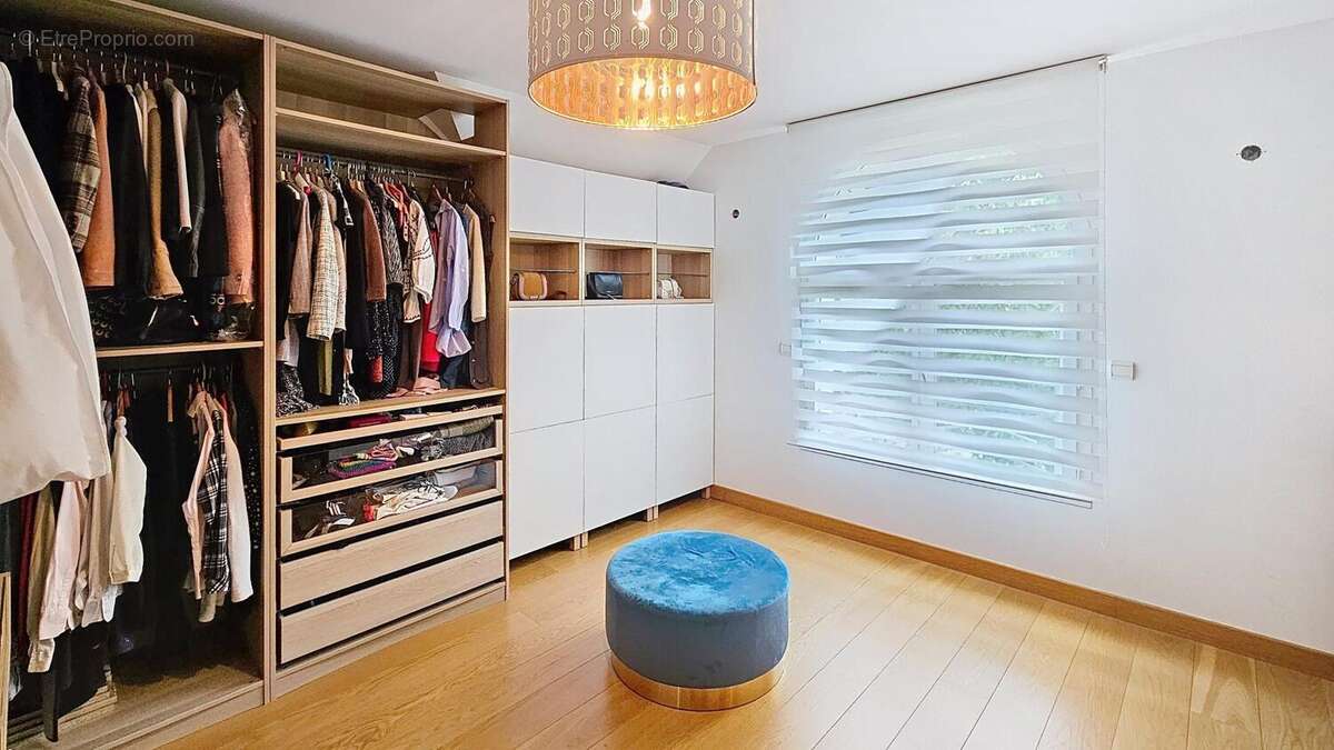 Maison 185 m² à La Ville-Du-Bois  - photo 9