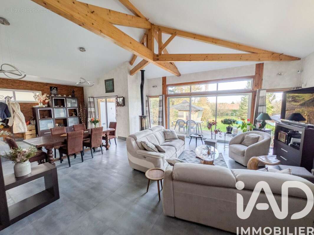 Photo 2 - Maison à SAINT-THIBAULT-DES-VIGNES