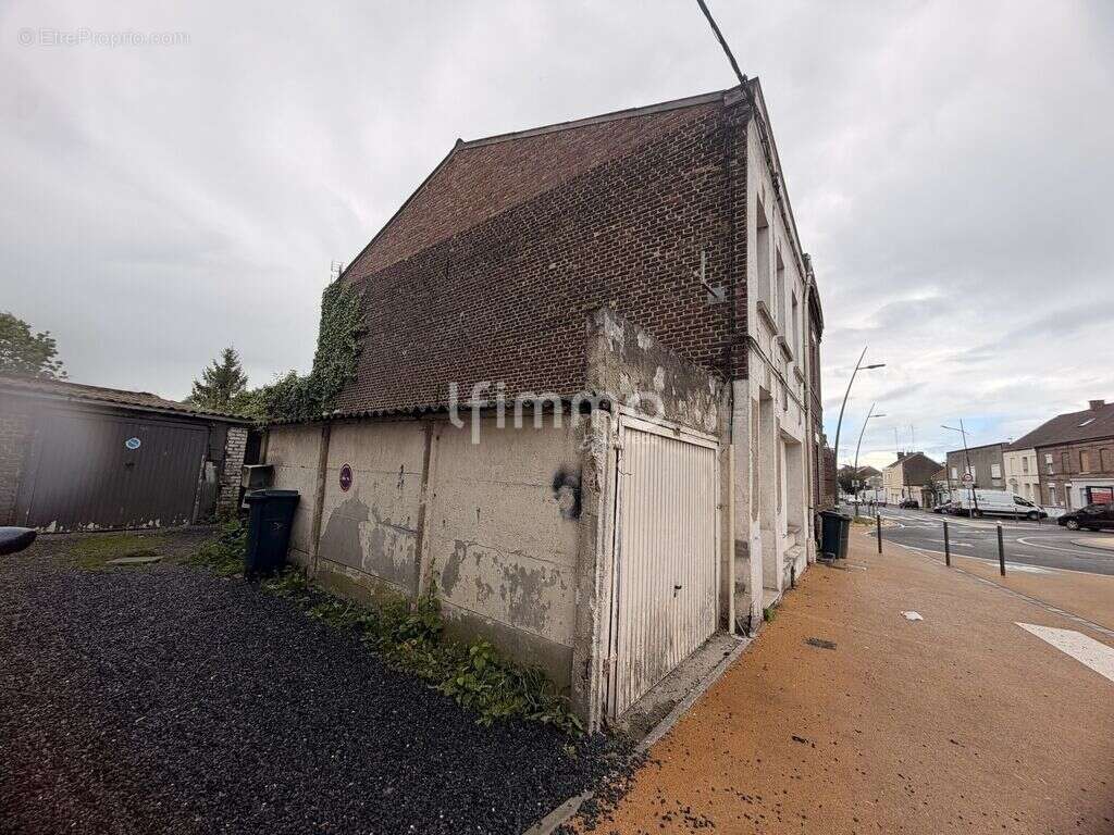 immeuble de rapport - 2 logements - 3garages - photo 3