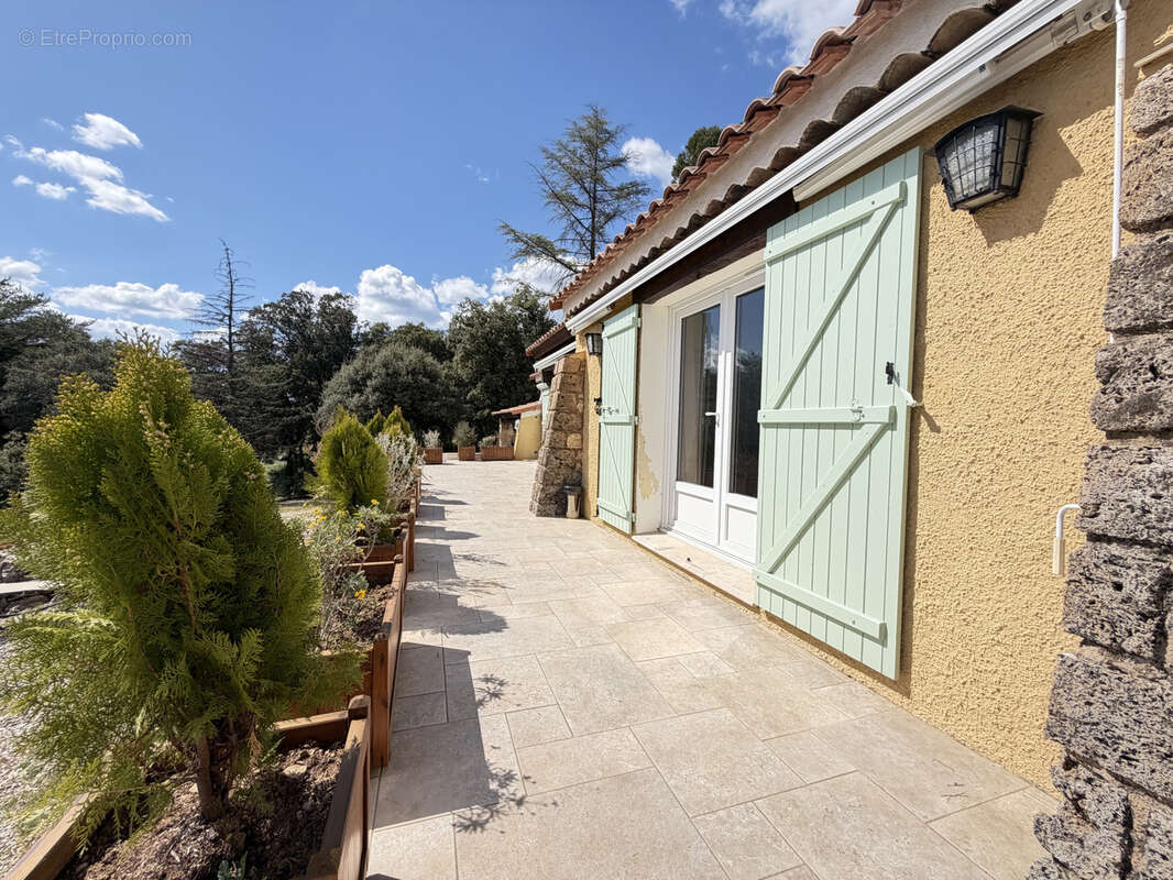 Maison à TOURTOUR