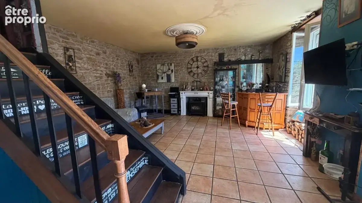 Maison vendue Meublée Proche toutes commodités avec terrain à bâtir - photo 4