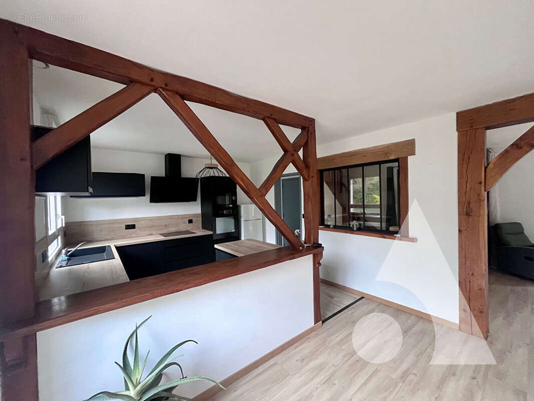 Maison à SAINT-JUST-SAUVAGE