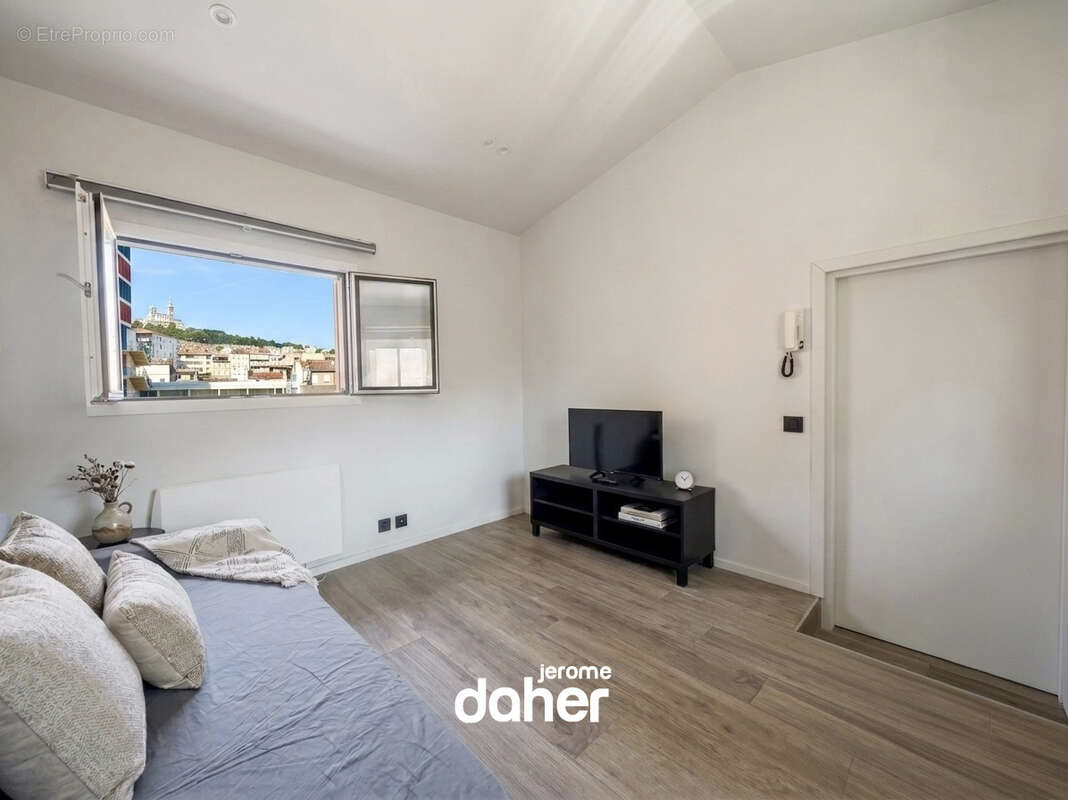 Appartement à MARSEILLE-6E