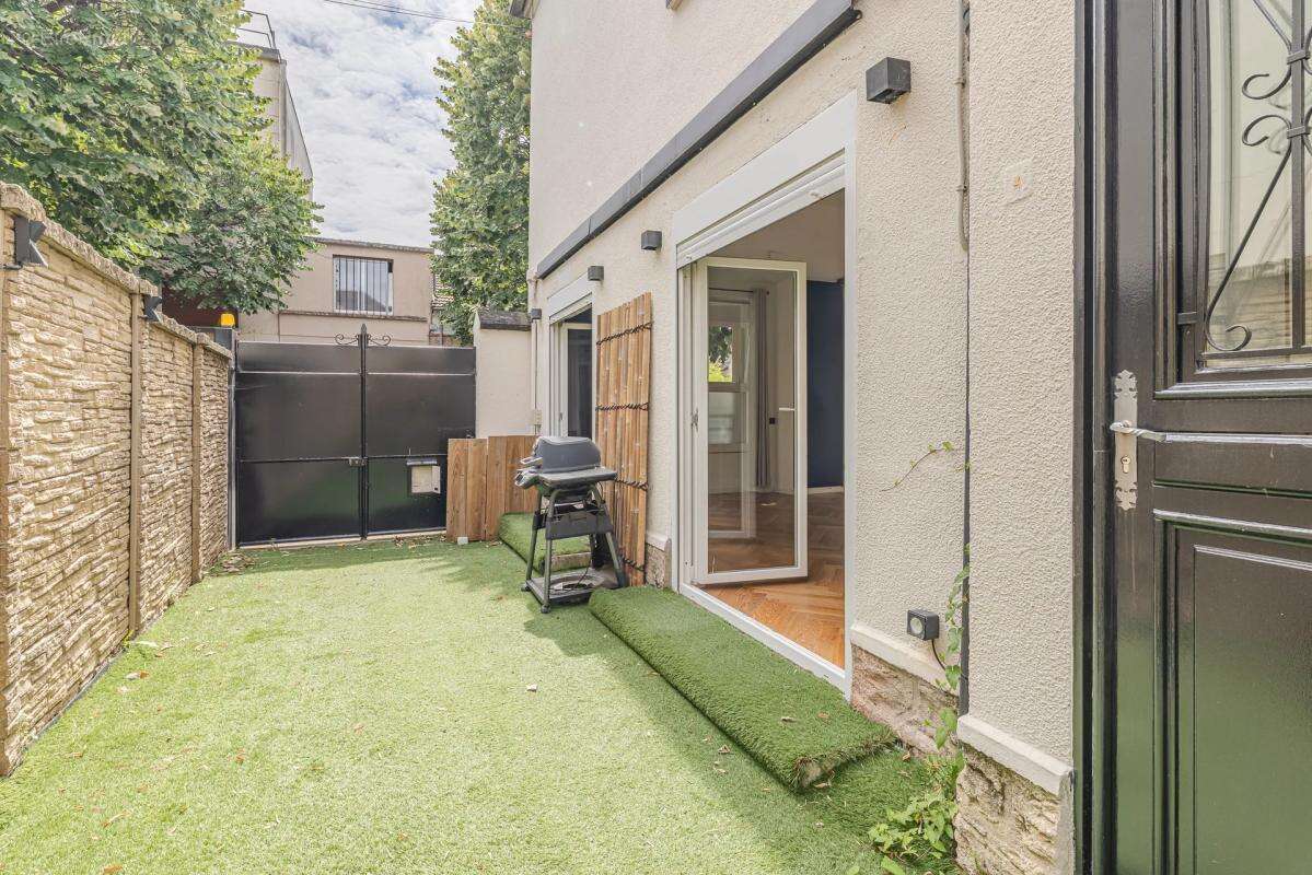 Maison à SAINT-MAUR-DES-FOSSES