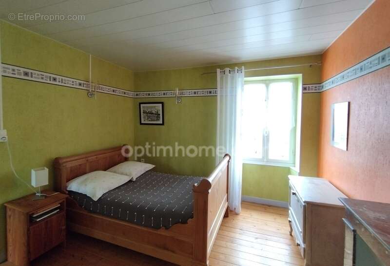 Charente, exceptionnelle ! A 10mn de La Rochefoucauld, maison 206 m², pièce de vie 70 m², grange, terrain clos 3602m² - photo 19