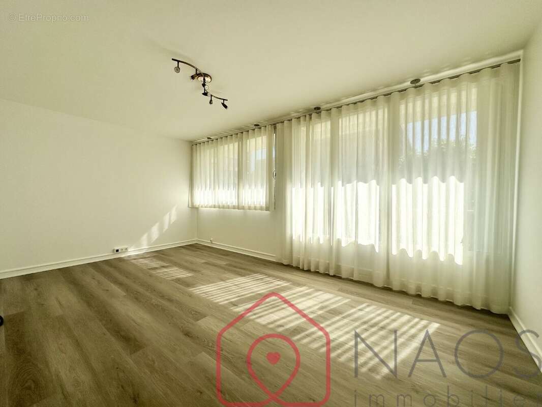 Appartement à LE PLESSIS-ROBINSON