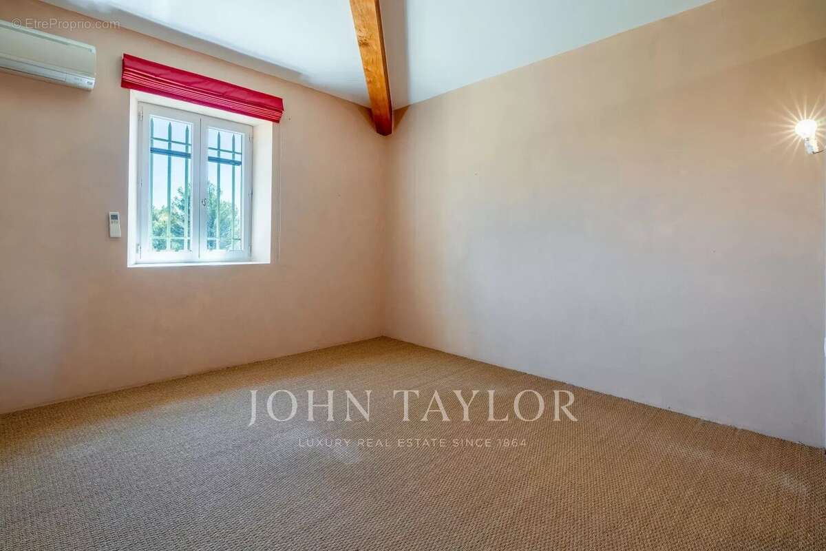 Maison à CABRIERES-D&#039;AVIGNON