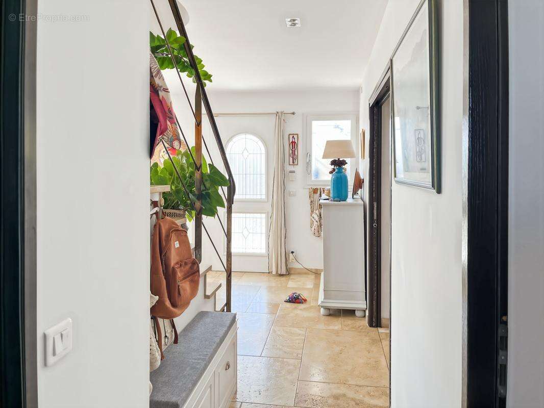 Vente superbe villa de standing à Marseillan à 5 minutes à pied du port - photo 9