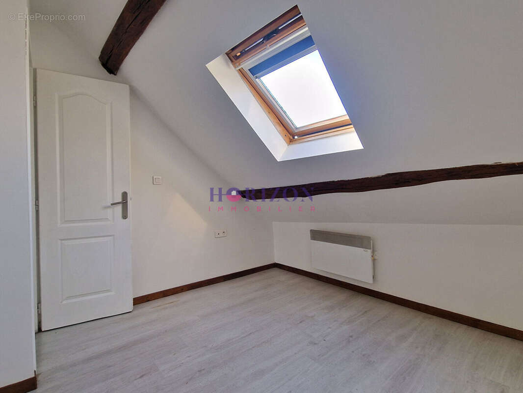 Appartement à LA CHAPELLE-EN-SERVAL