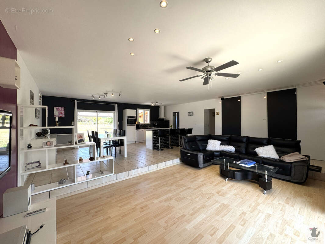 Maison familiale de plain-pied   148 m2   5 chambres   Aucun travaux - photo 2