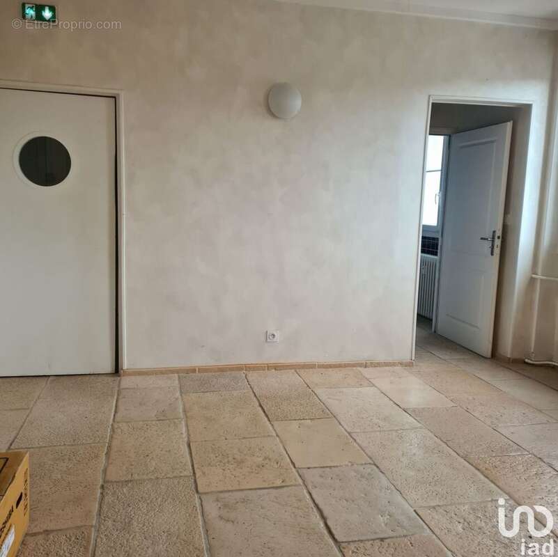 Photo 9 - Commerce à LE CREUSOT