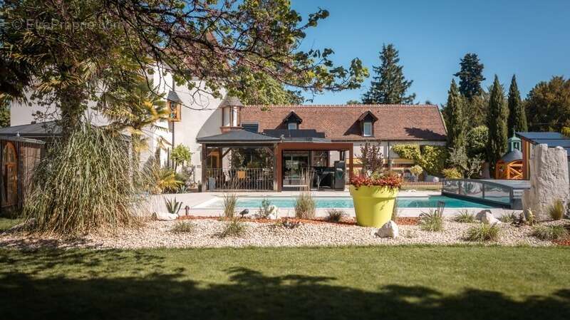 Propriete arc sur tille de 594 m2 sur terrain de 2411 m2 - photo 5
