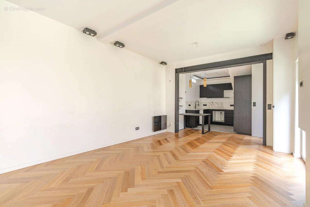 Maison à SAINT-MAUR-DES-FOSSES