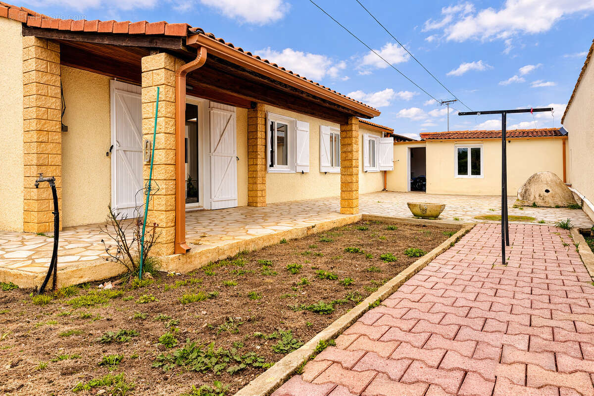 Maison à SAINT-GILLES