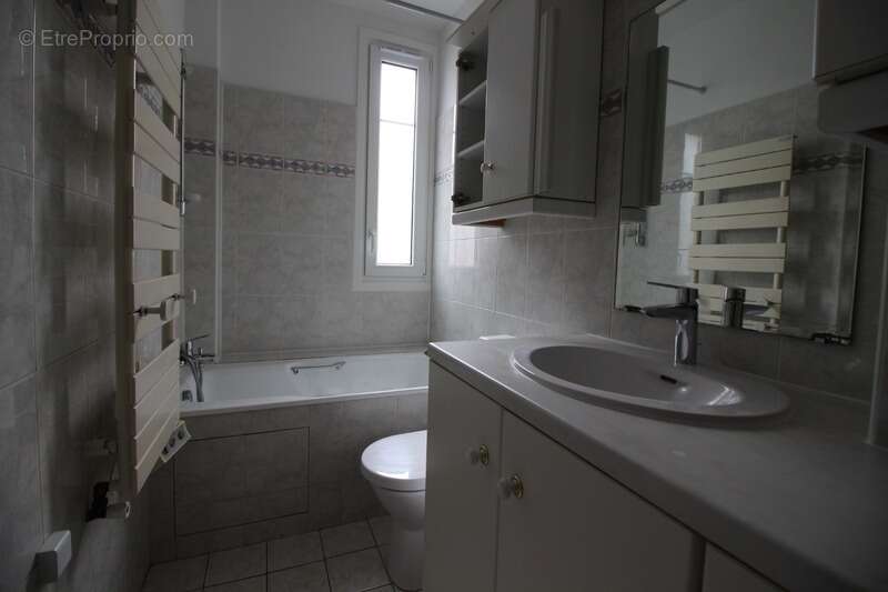 Appartement à LEVALLOIS-PERRET