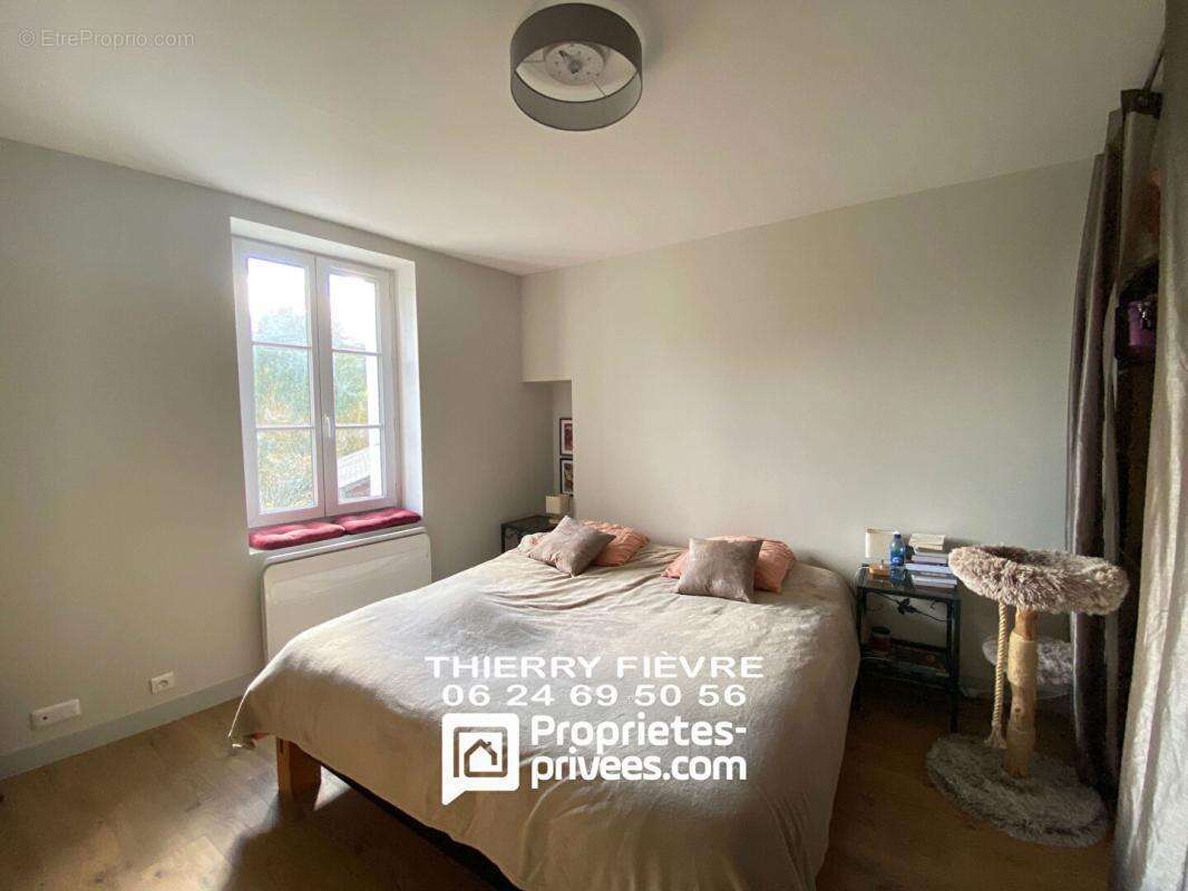 Maison à VILLAINES-LES-ROCHERS