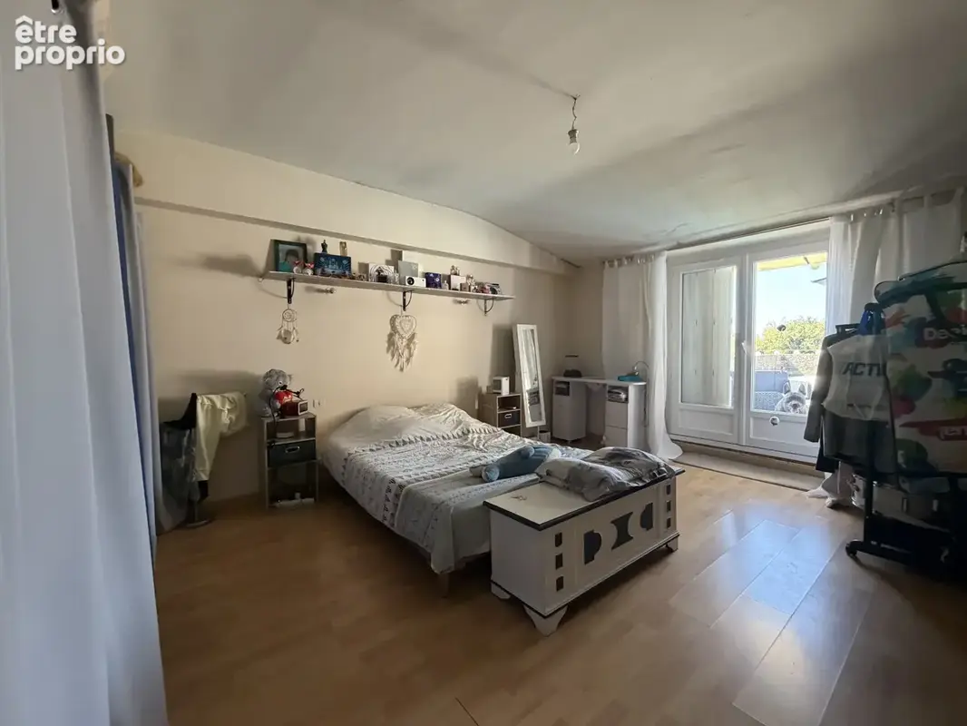 AIZENAY plein centre-ville, local commercial + appartement loué - photo 17