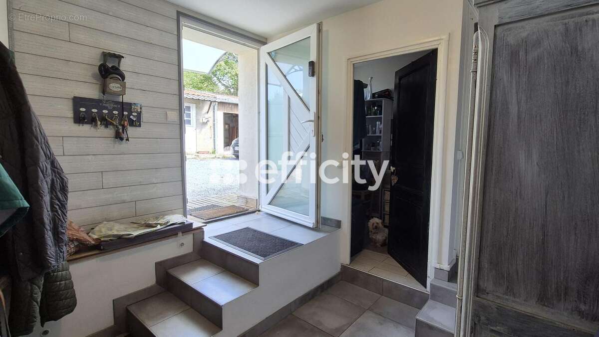 Maison à LONGUES-SUR-MER