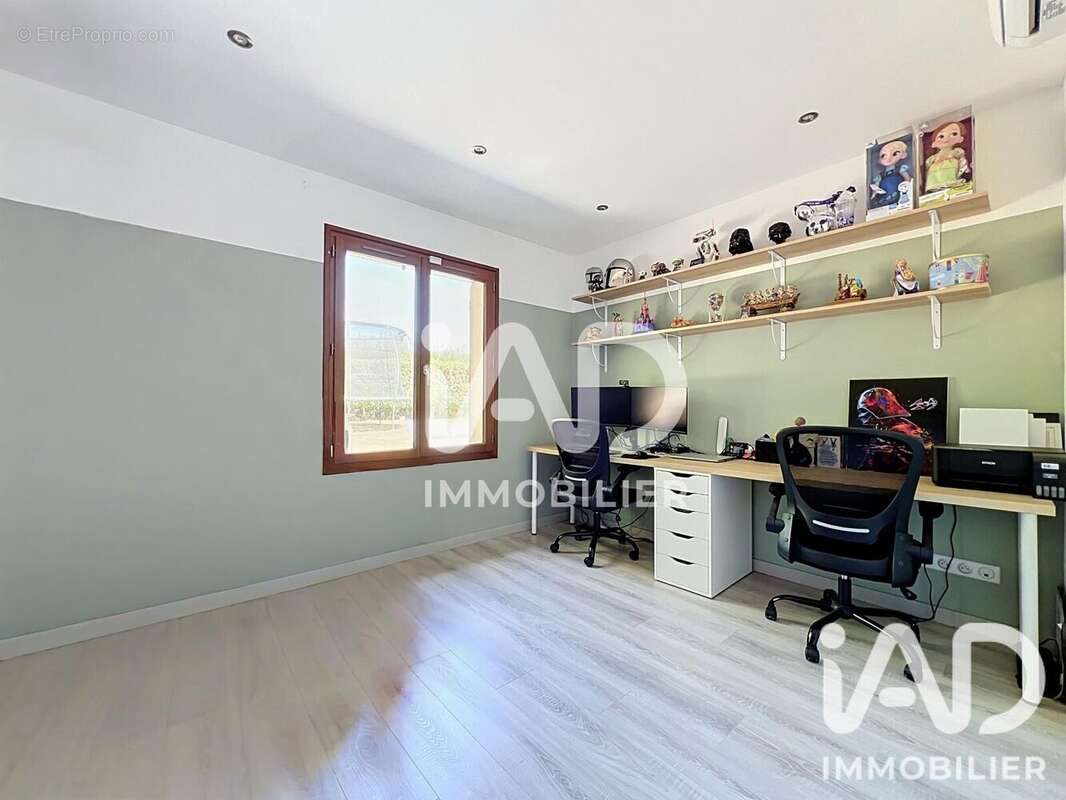 Maison 110 m² à Chevry-Cossigny  - photo 7