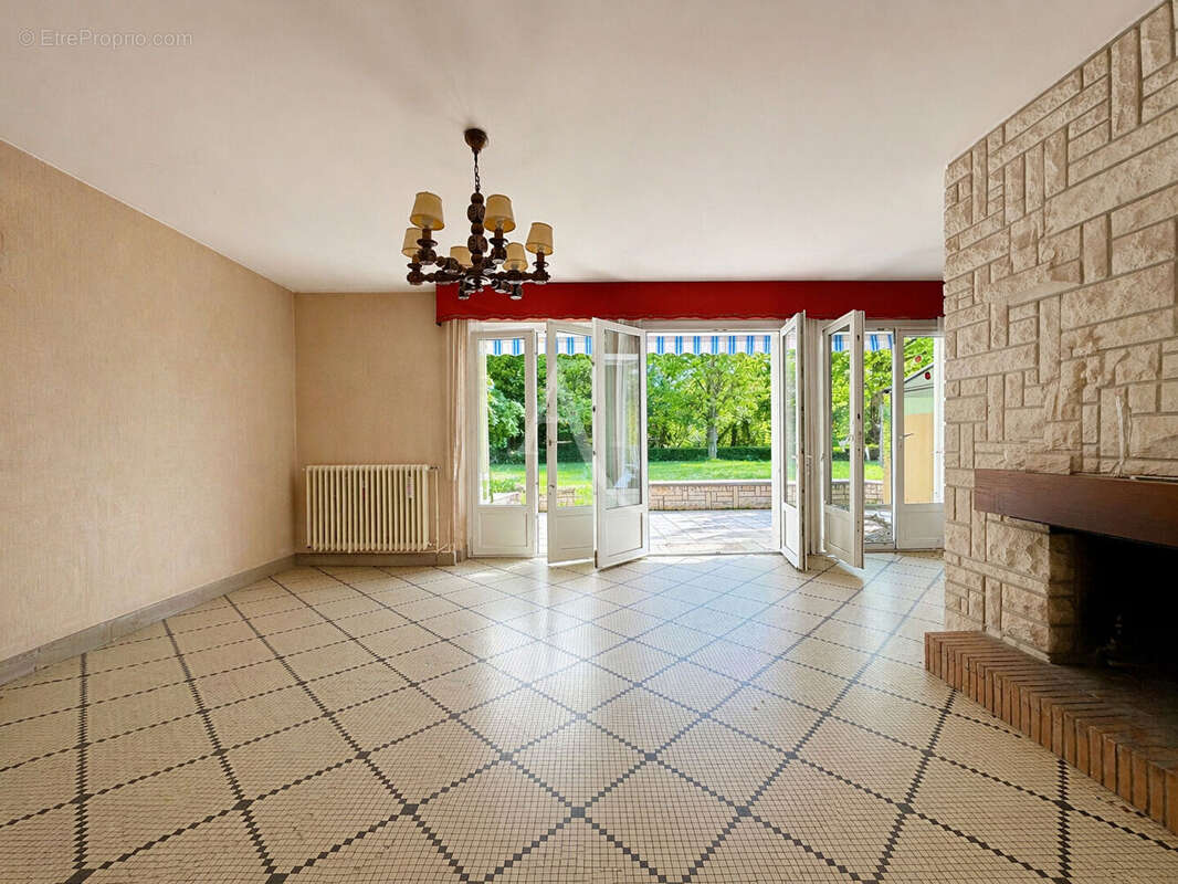 Maison Rochecorbon 10 pièce(s) 226 m2 - photo 3