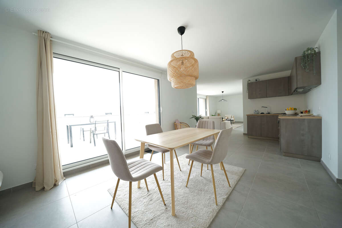 Appartement à MEYLAN