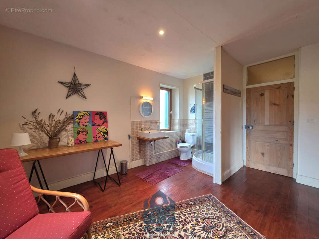Maison à SAINT-GERVAIS-D'AUVERGNE