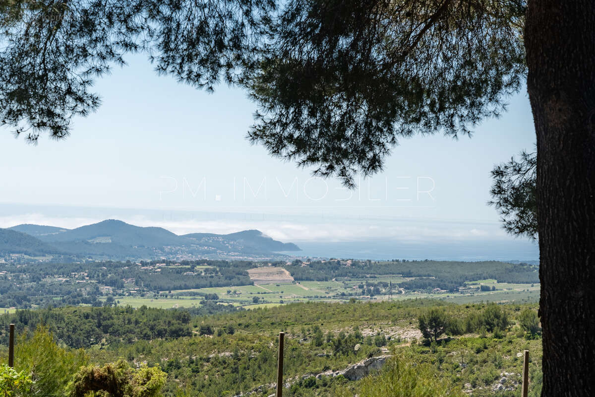 Maison à LE CASTELLET