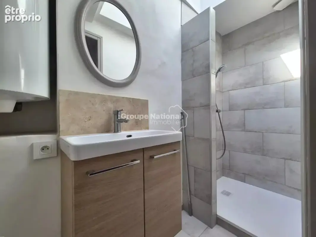 Entraigues-sur-la-sorgue - maison de village avec exterieur - photo 8