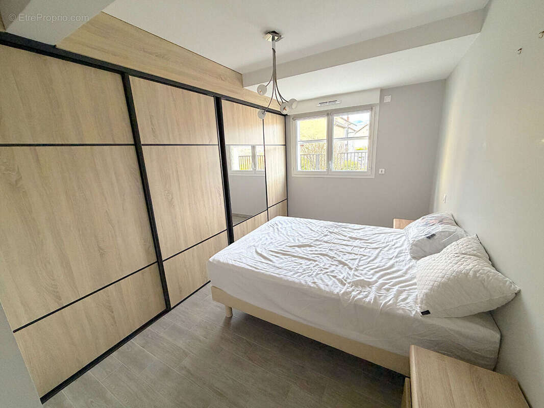 Appartement à CHALLONGES