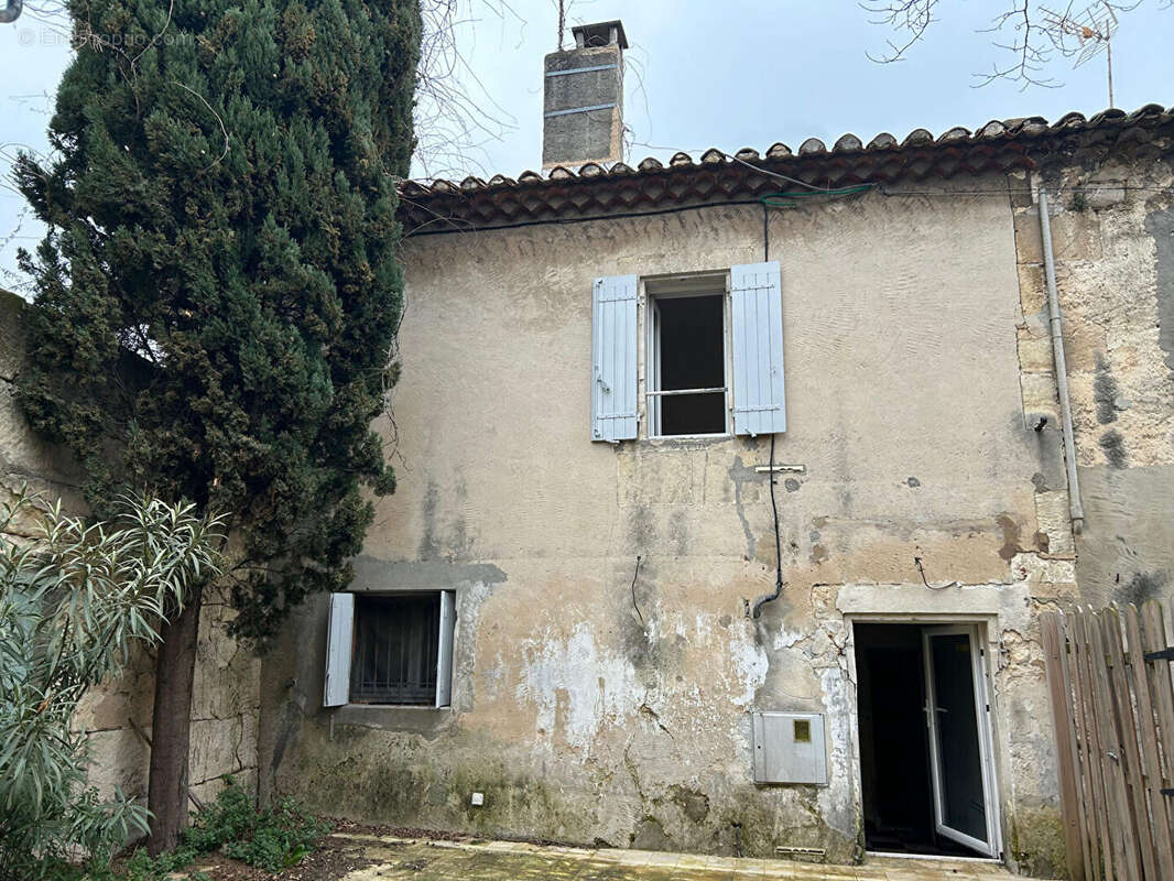 Maison à FONTVIEILLE