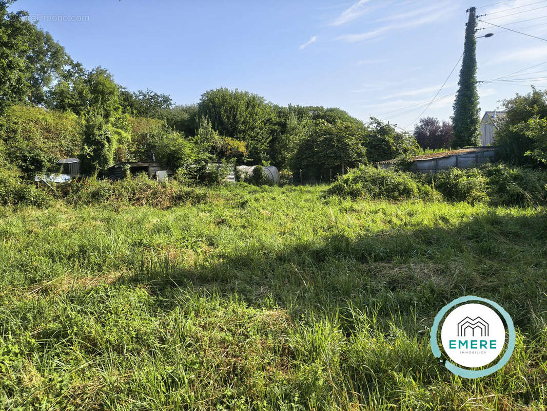 Terrain 925 m² à Pontorson  - photo 4