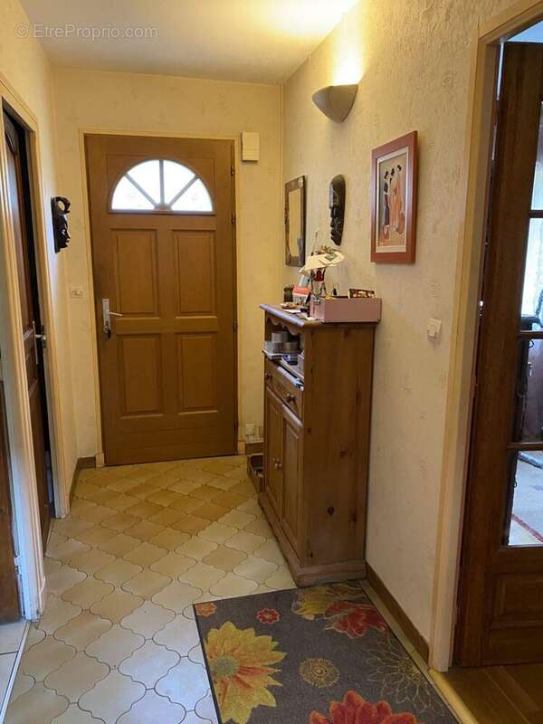 Maison à MONTELEGER