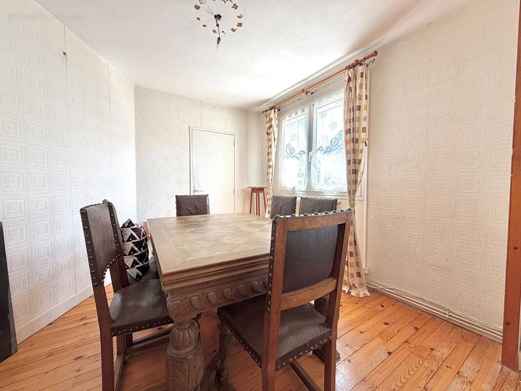 Appartement à SAINT-ETIENNE