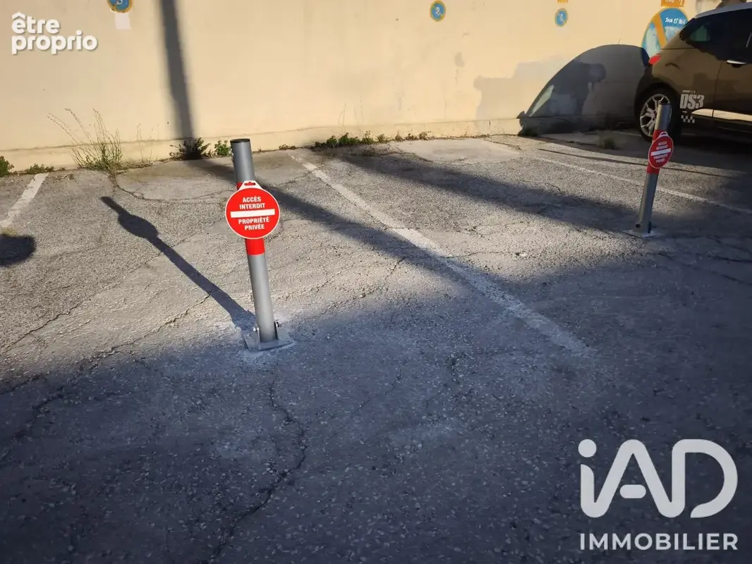 Photo 1 - Parking à SIX-FOURS-LES-PLAGES