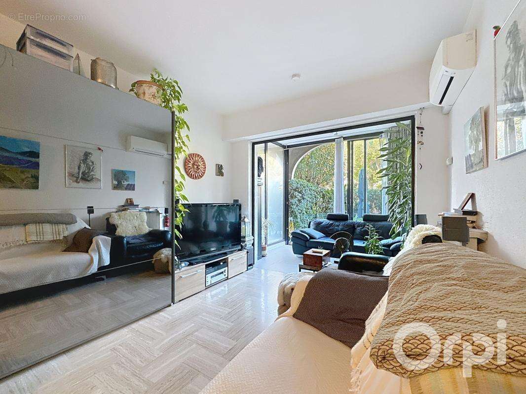 Appartement à VILLENEUVE-LOUBET