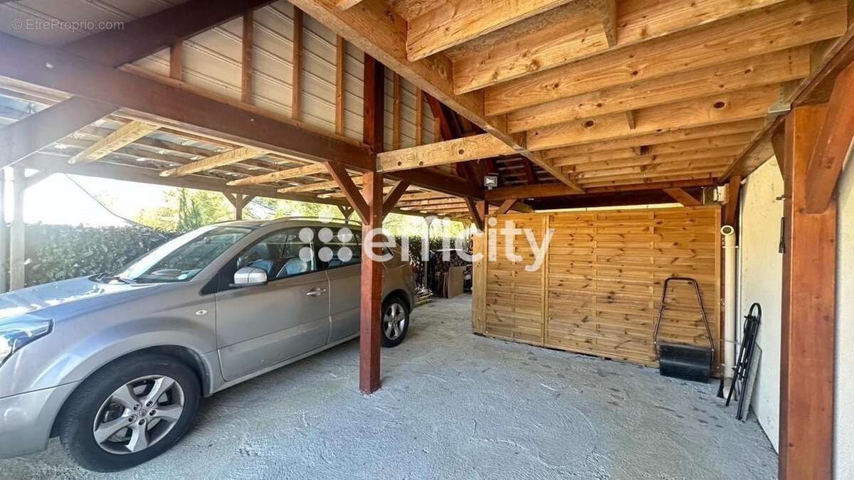 Maison à SAINT-CYR-SUR-LOIRE